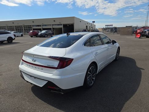 Used 2022 Hyundai Sonata Limited w/ Preferred Accessory Package FWD image 6