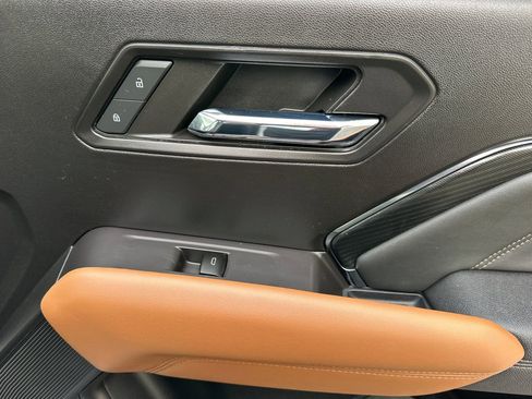 Certified 2023 GMC Canyon AT4 w/ AT4 Premium Package AWD/4WD image 21