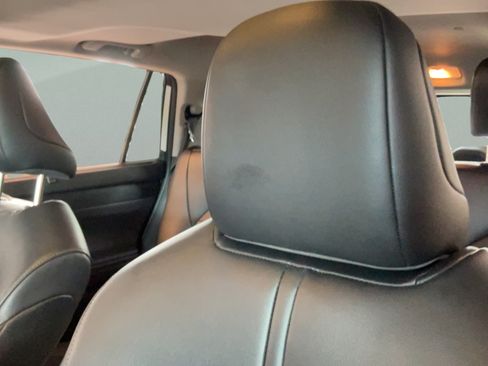 Used 2023 Toyota Highlander XLE FWD image 27