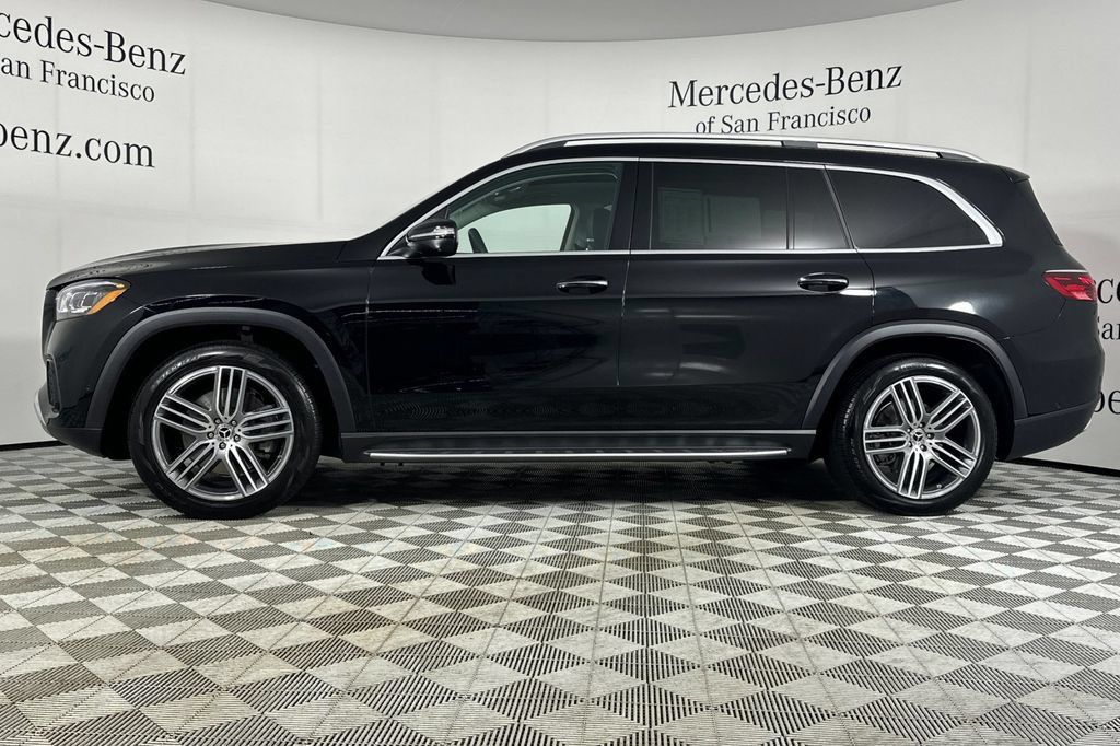 Certified 2026 Mercedes-Benz GLS 450 4MATIC image 9