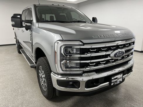 Used 2024 Ford F350 Lariat image 2