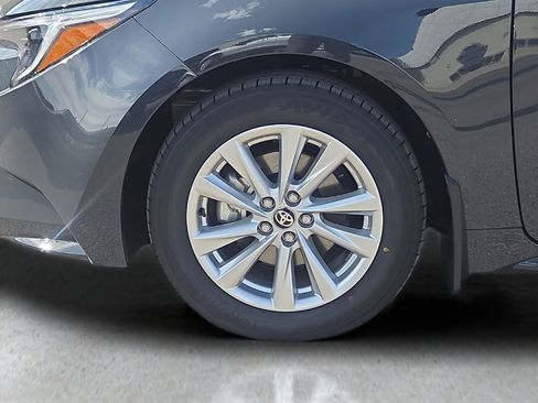 Used 2026 Toyota Corolla XLE FWD image 9