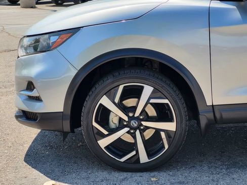 Used 2022 Nissan Rogue Sport SL AWD/4WD image 3