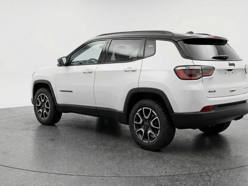 Used 2025 Jeep Compass Trailhawk AWD/4WD image 6