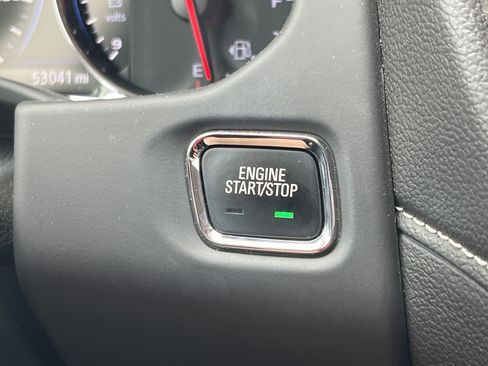 Used 2021 GMC Acadia Denali w/ Denali Technology Package FWD image 11