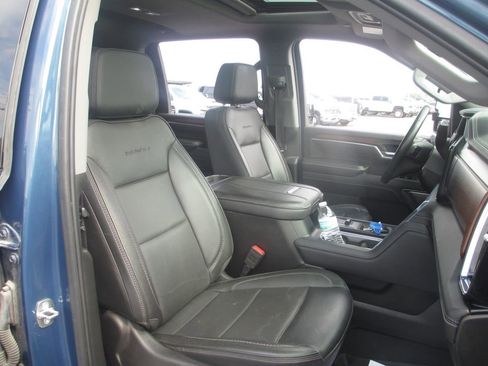 Used 2024 GMC Sierra 2500 Denali w/ Denali Reserve Package AWD/4WD image 25