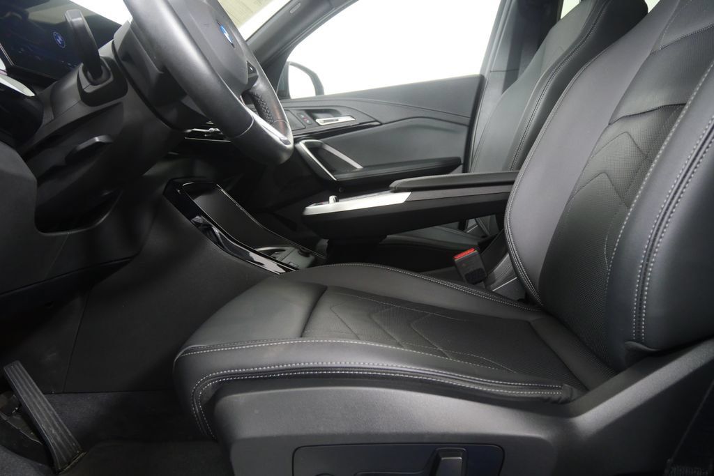 Certified 2025 BMW X2 xDrive28i AWD/4WD image 9