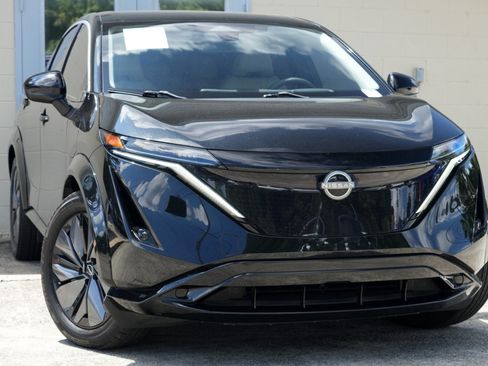 Used 2023 Nissan Ariya FWD image 2