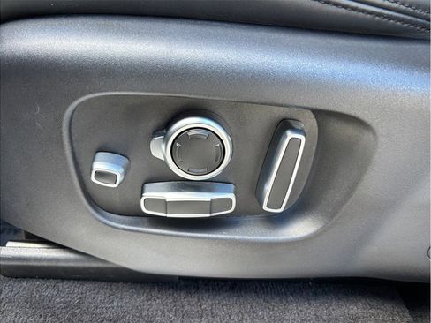 Used 2018 Land Rover Range Rover Sport HSE Dynamic image 20