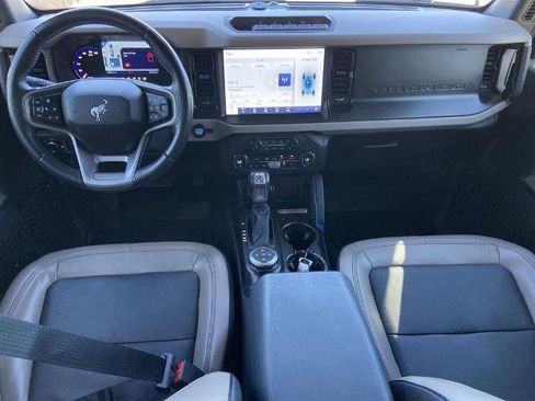 Used 2023 Ford Bronco Wildtrak image 16