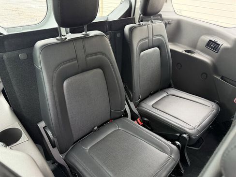 Used 2021 Ford Transit Connect XL image 9