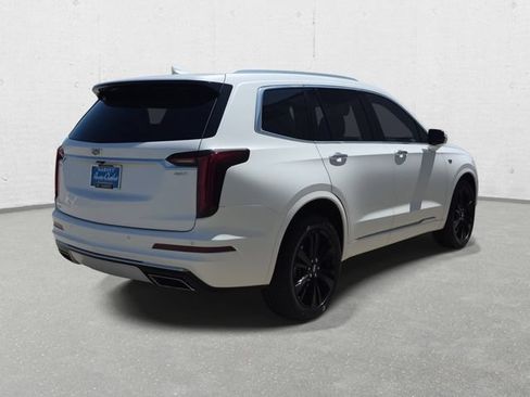 Used 2023 Cadillac XT6 Premium Luxury AWD/4WD image 5