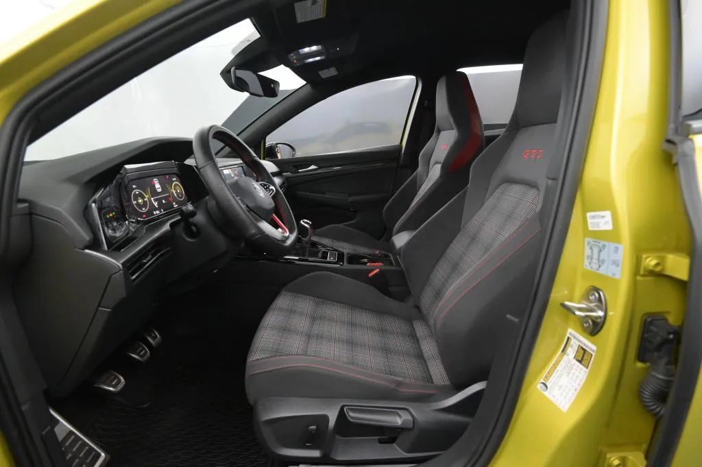 Used 2023 Volkswagen GTI 40th Anniversary Edition FWD image 42