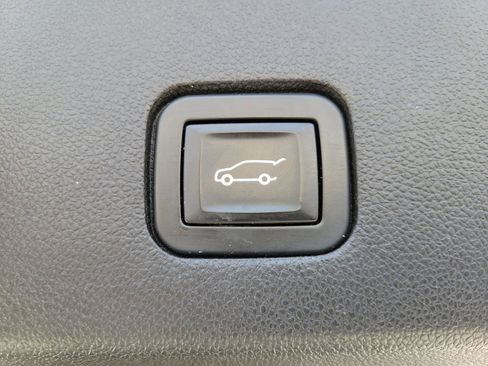 Used 2020 Cadillac XT6 Premium Luxury w/ Platinum Package AWD/4WD image 9