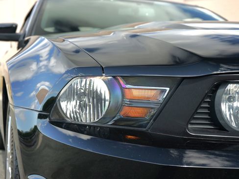 Used 2012 Ford Mustang GT Premium w/ Comfort Pkg RWD image 10