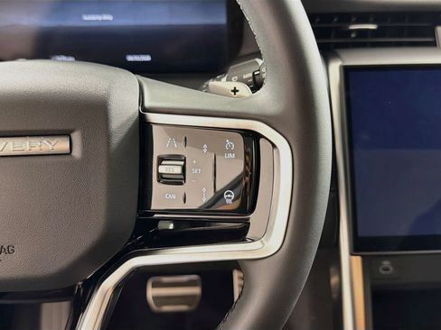 Certified 2025 Land Rover Discovery Sport Dynamic SE AWD/4WD image 13