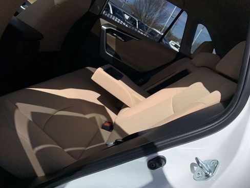 Used 2019 Toyota RAV4 XLE w/ Convenience Package image 10