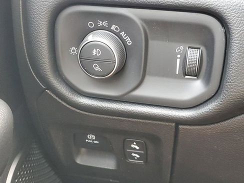 Used 2020 RAM 1500 Big Horn AWD/4WD image 19
