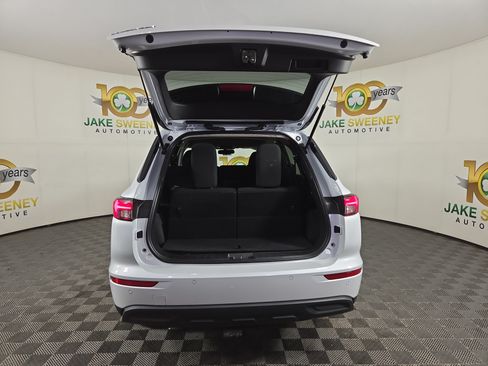 Used 2024 Mitsubishi Outlander ES AWD/4WD image 32
