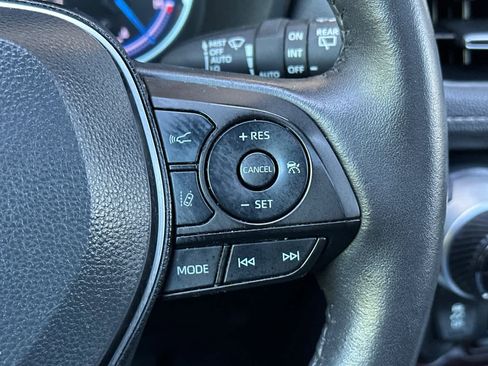 Used 2022 Toyota RAV4 Limited AWD/4WD image 27