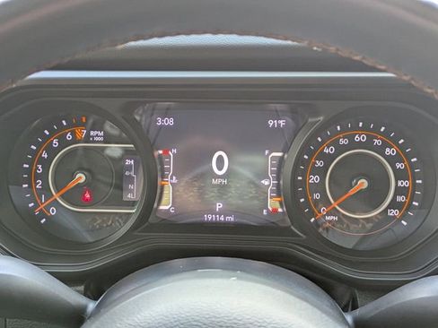 Used 2024 Jeep Gladiator Mojave w/ Safety Group AWD/4WD image 32