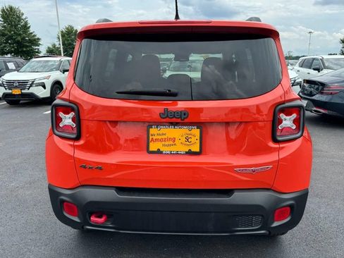 Used 2016 Jeep Renegade Trailhawk w/ Premium Trailhawk Package AWD/4WD image 4