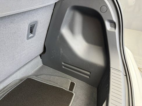 Used 2018 Chevrolet Bolt LT image 58