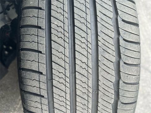 Used 2025 Lincoln Corsair FWD image 11