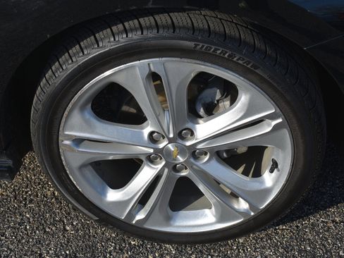 Used 2018 Chevrolet Cruze Premier image 11