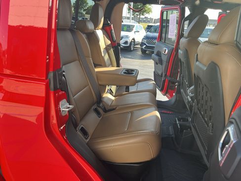 Used 2021 Jeep Gladiator Rubicon AWD/4WD image 34