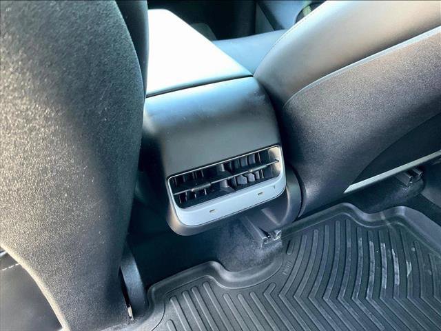 Used 2024 Tesla Model Y Long Range AWD/4WD image 20