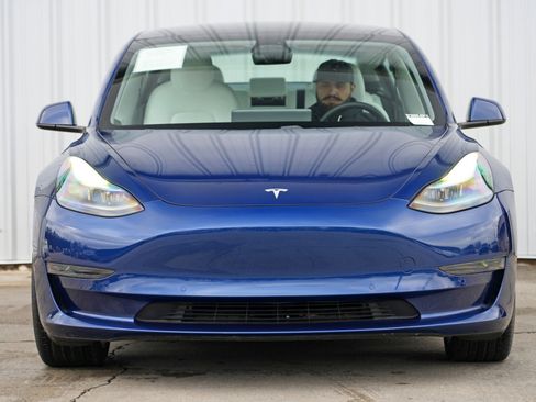 Used 2021 Tesla Model 3 Standard Range Plus image 7