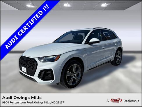 Certified 2025 Audi Q5 2.0T Premium w/ Convenience Plus Package image 1