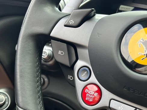 Used 2020 Ferrari 812 Superfast RWD image 23