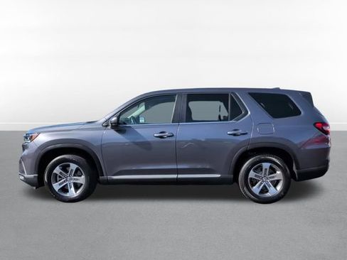 Used 2025 Honda Pilot EX-L image 8