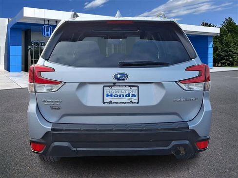 Used 2020 Subaru Forester Premium image 23