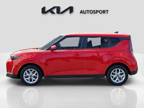 Used 2023 Kia Soul LX w/ LX Technology Package image 14