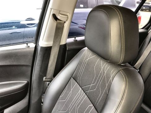 Used 2019 Chevrolet Trax LT w/ LT Convenience Package image 21