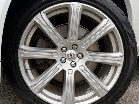 Used 2017 Volvo XC90 T8 Inscription w/ Vision Package image 22