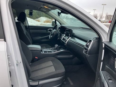 Used 2023 Kia Sorento LX image 15