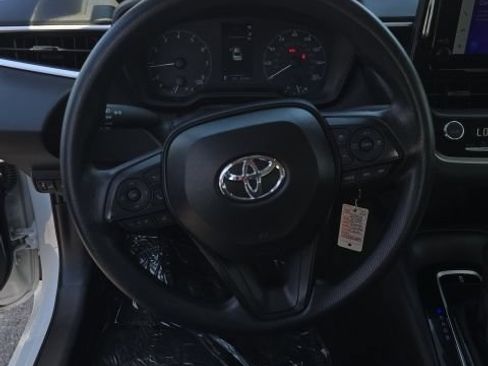 Used 2025 Toyota Corolla LE FWD image 12