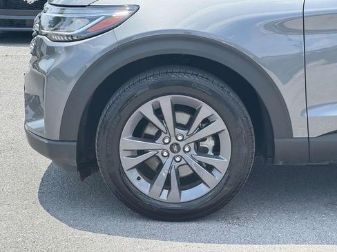 Used 2025 Ford Explorer Active w/ Active Comfort Package image 10