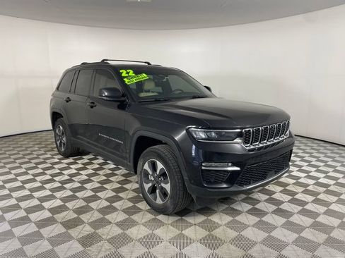 Certified 2022 Jeep Grand Cherokee Limited 4xe w/ Luxury Tech Group II AWD/4WD image 17