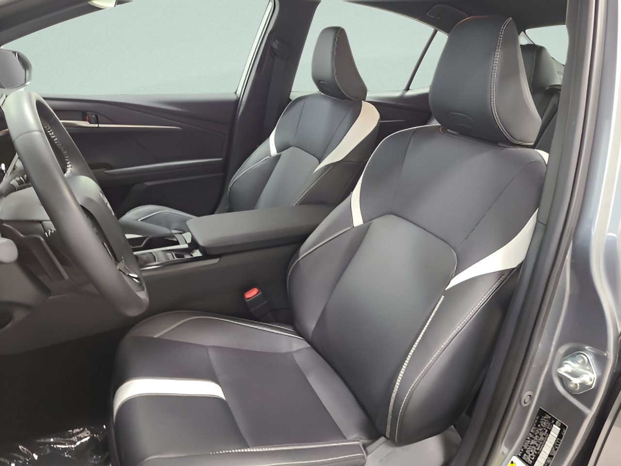 Used 2025 Toyota Camry SE FWD image 18