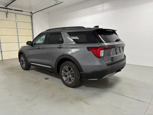 Used 2025 Ford Explorer Active w/ Active Comfort Package AWD/4WD image 6