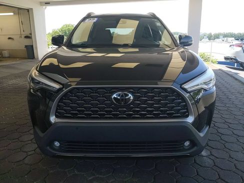 Used 2022 Toyota Corolla Cross XLE w/ Convenience Package AWD/4WD image 2