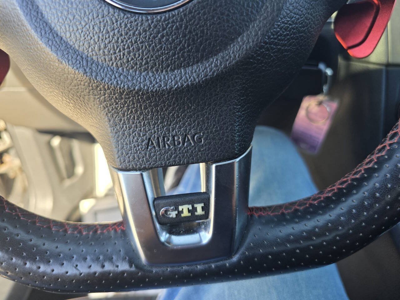 Used 2013 Volkswagen Golf 4-Door FWD image 41
