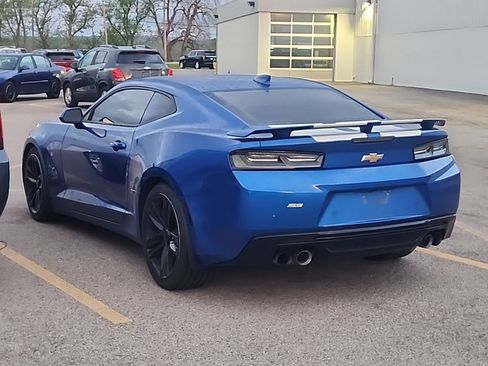 Used 2016 Chevrolet Camaro SS image 2