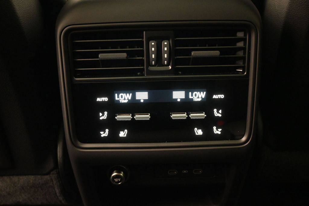 Certified 2026 Porsche Cayenne GTS AWD/4WD image 22