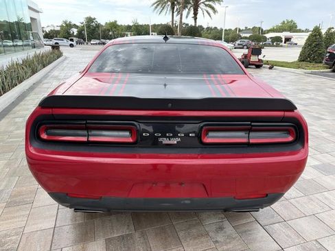 Used 2016 Dodge Challenger R/T Scat Pack RWD image 3